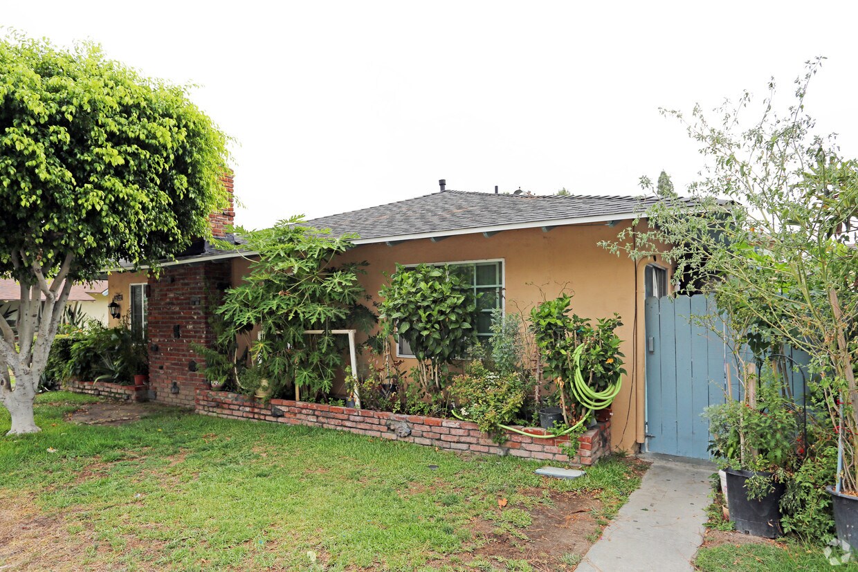 Building Photo - 12122 Haster St
