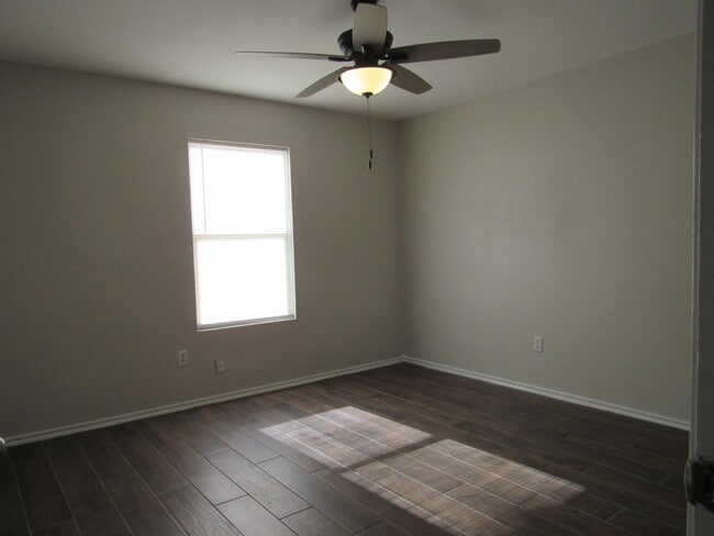 Building Photo - 335 Redfish Dr