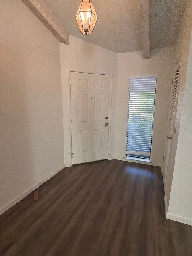 Building Photo - 8016 Sawgrass Cir