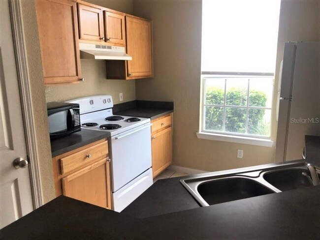 Building Photo - 2/2 Condo For Rent 32839