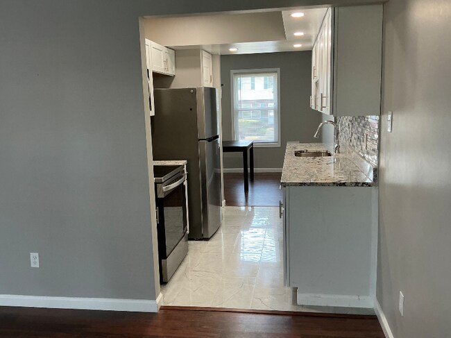 Foto del edificio - 14790 Tamarack Pl