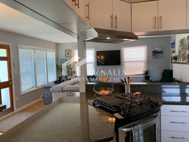 Foto del edificio - 4 Bedroom, 1.75 bath Rambler in North Tacoma