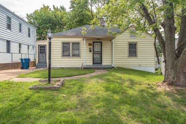 Building Photo - 320 Millman Dr