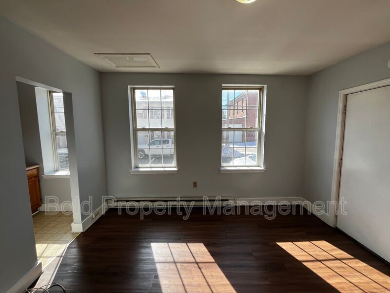 435 Chestnut St Unit 1, Pottstown, PA 19464 Condo for Rent in