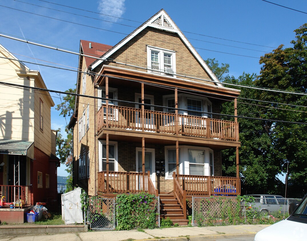 Building Photo - 23 Hudson St