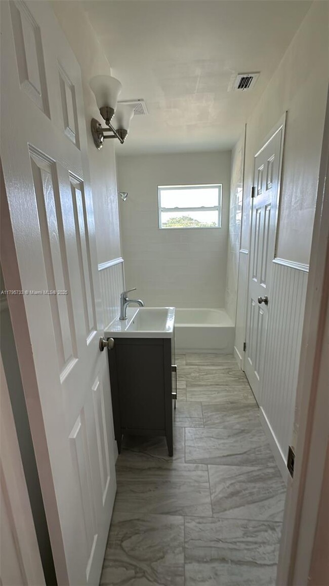 Foto del edificio - 10621 SW 184th St