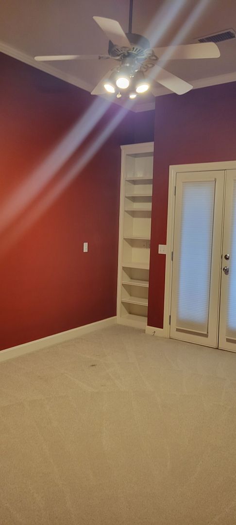 Foto del edificio - 1 Level Union School 3/2/2 w/ office and bonus room.