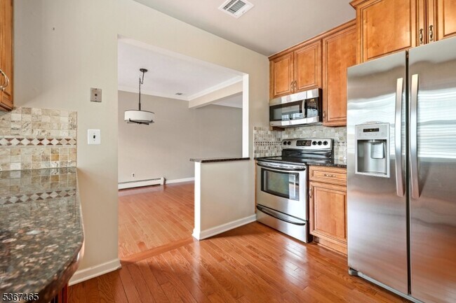 Foto del edificio - 768 Springfield Ave