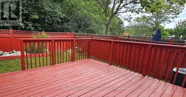 Building Photo - 213 Fernforest Dr