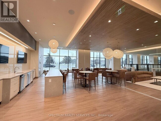 Photo du bâtiment - 8960 Jane St