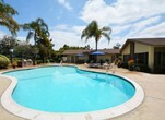 Foto principal - 800 E Bobier Dr