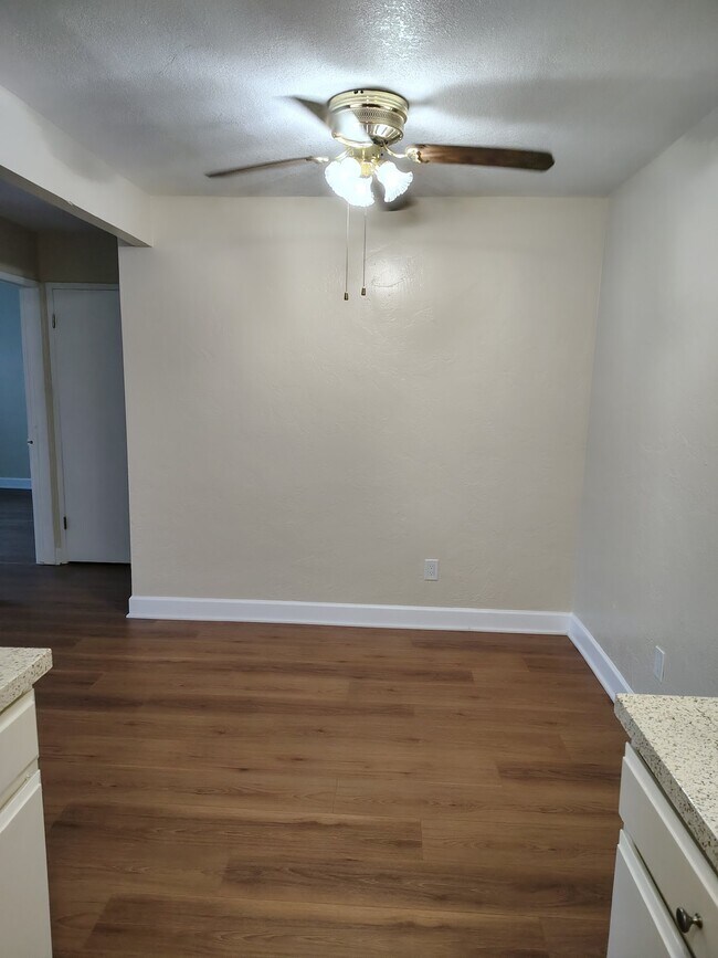 Foto del edificio - 6742 Western Ave