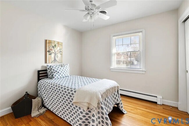 Foto del edificio - 8276 Franklin Ln