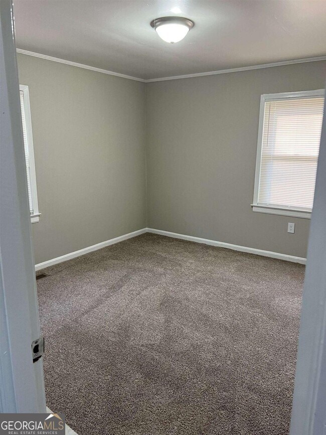 Foto del edificio - 60 Azalea Dr