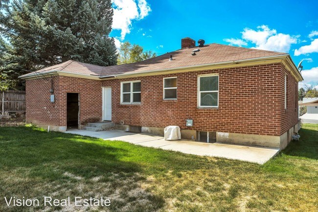 Building Photo - 2 br, 1 bath House - 175 S 400 E
