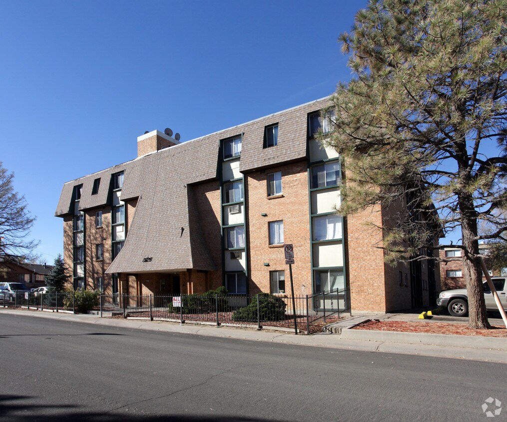 Building Photo - La Fontaine Apartments