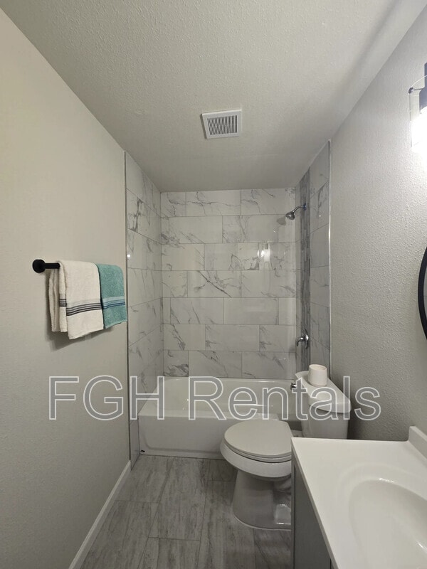 Foto del edificio - 12107 El Sendero St