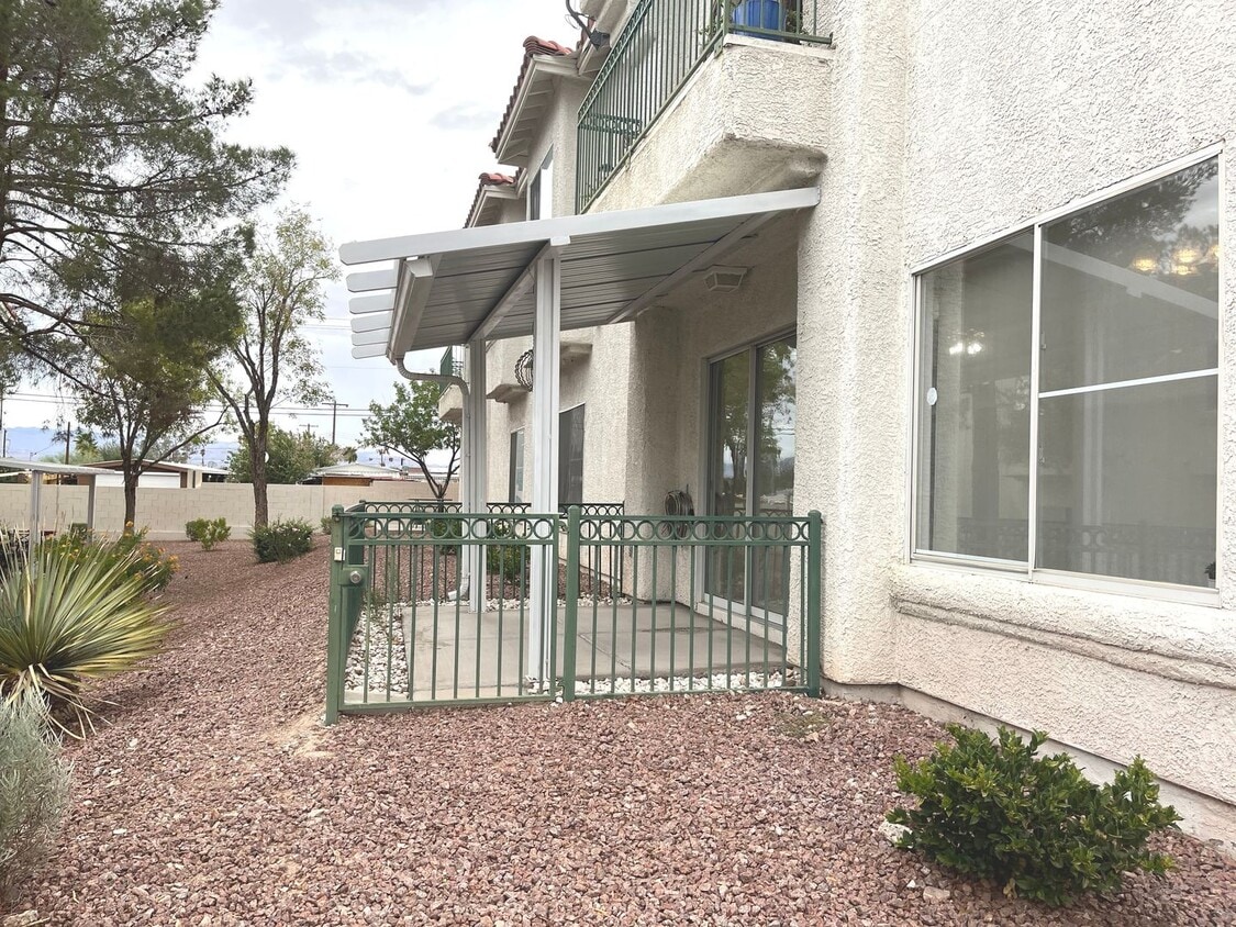 Foto principal - Remodeled, first floor 1428 sq ft, 2 bed+ ...