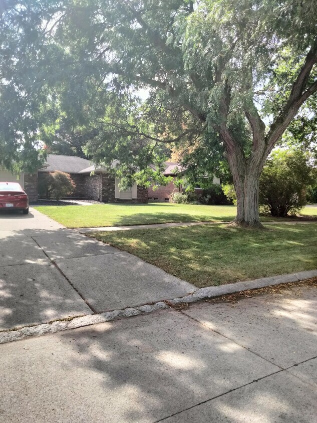 Photo - 43511 Hanford Rd (Canton Township, MI)