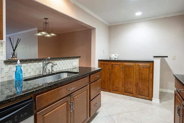 Foto del edificio - 10757 Villager Rd