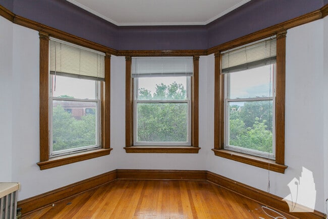 Building Photo - 1210 W Addison St