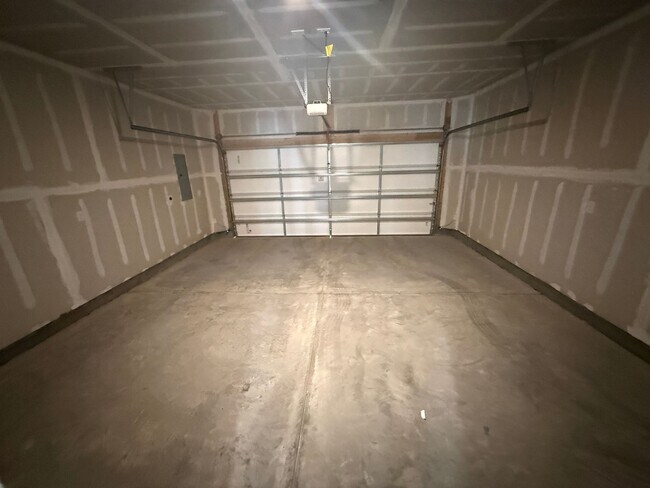 Building Photo - Brand New Townhome in the heart of Ballant...