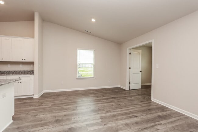Building Photo - 3243 Quintana Dr