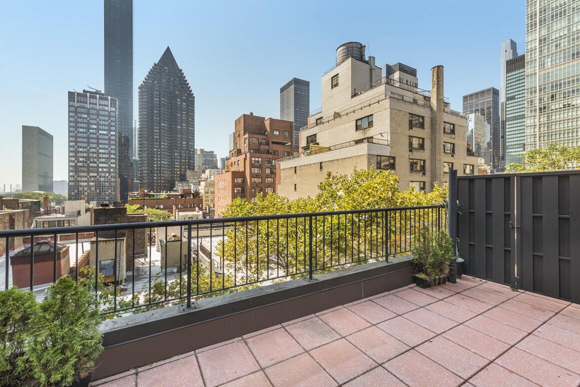 Primary Photo - 340 E 52nd St
