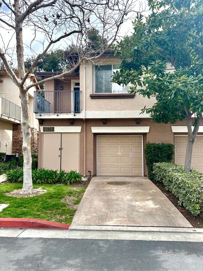 Foto del edificio - Available Now! Upgraded 2-Story, 2 Bed, 2 ...