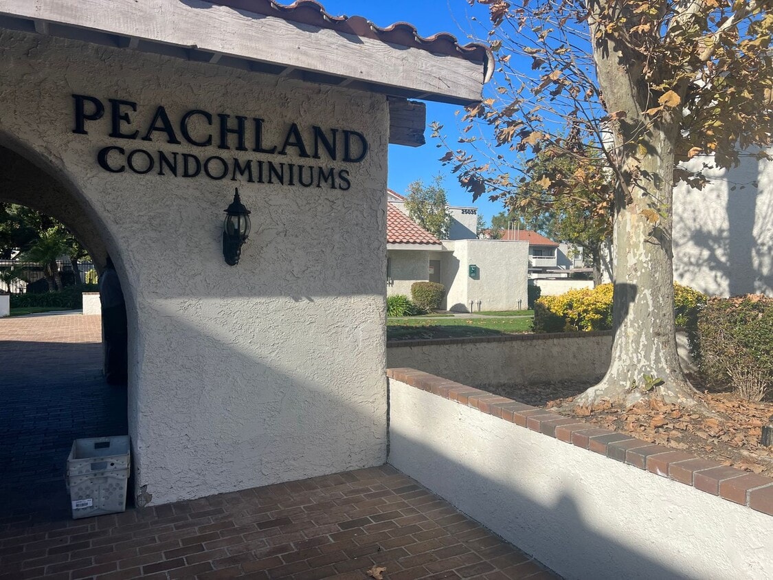 25035 Peachland Ave, Santa Clarita, CA 91321 House Rental in Santa