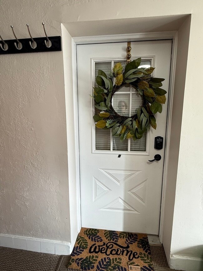 Building Photo - 6010 W Seminole St