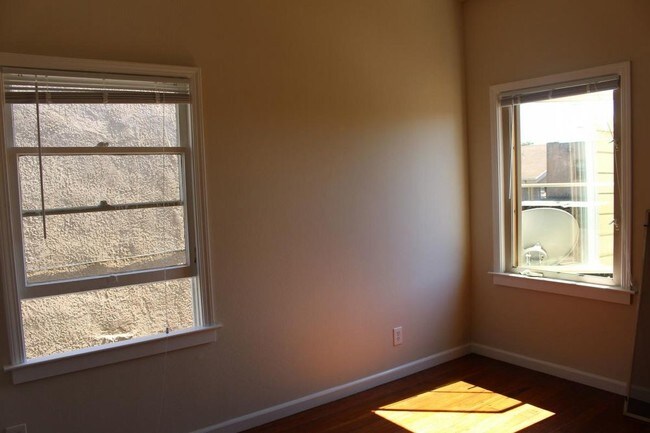 Foto del edificio - 5235 Bancroft Ave - A