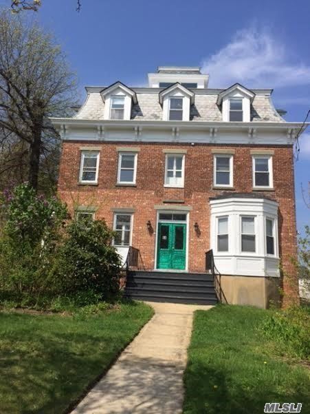 Primary Photo - 64 Anstice St