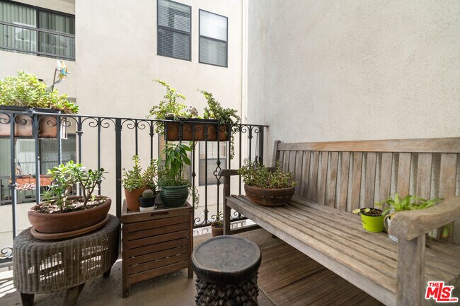 Foto del edificio - 10913 Whipple St