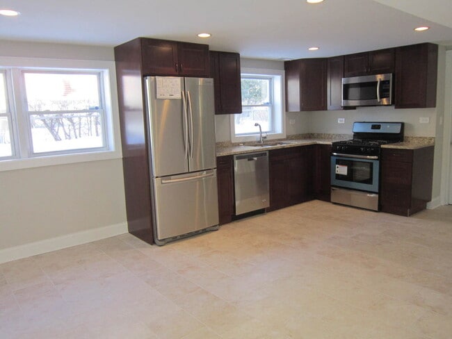 Foto del edificio - 2211 N Harlem Ave