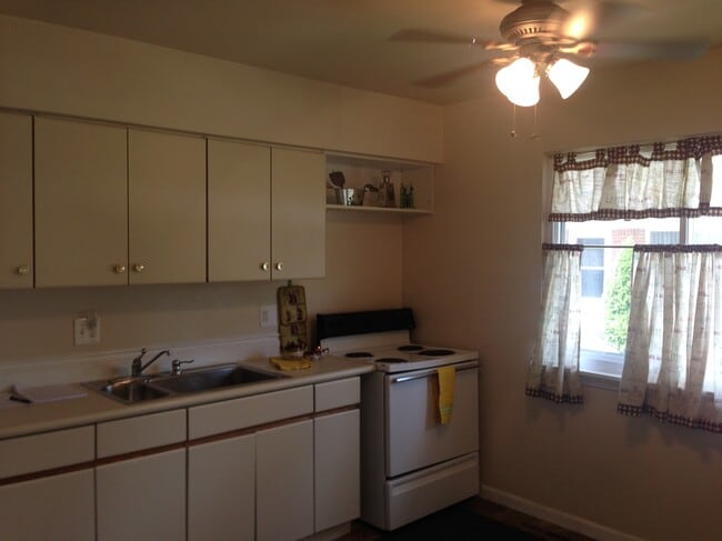 Building Photo - 26521 Coolidge Hwy