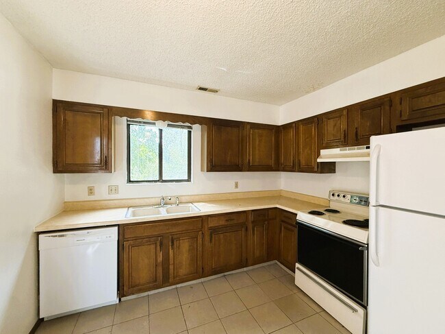 Foto del edificio - 1736 S Meridian Ave