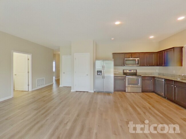 Building Photo - 16517 Cherry Landing Dr
