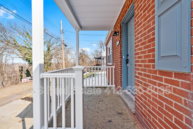 Building Photo - 4484 Scherling St