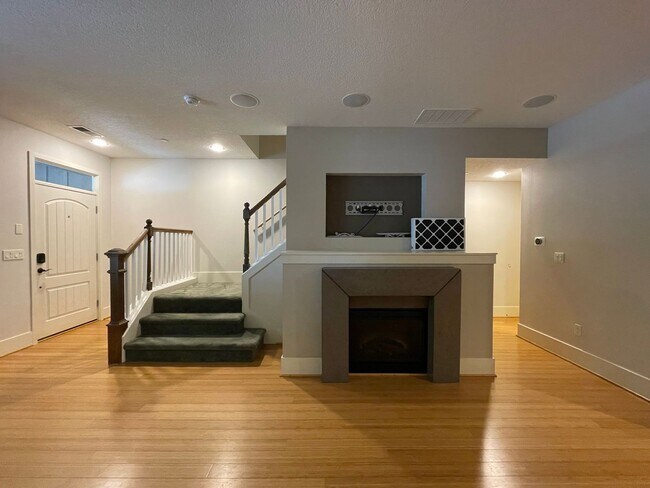 Building Photo - Cedar Mill - 3Bd 2.5Ba + Bonus Room TH ~ A/C, EV Charging & More ~ Convenient to Nike, Intel and ...