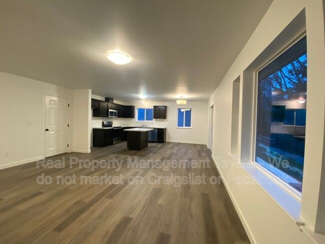 Building Photo - 6270 Fernridge Dr