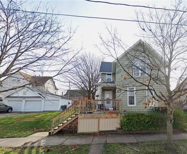 Building Photo - 951 W 21st St