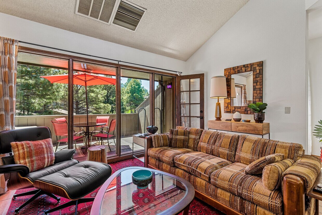 Foto principal - 2650 Valley View Dr