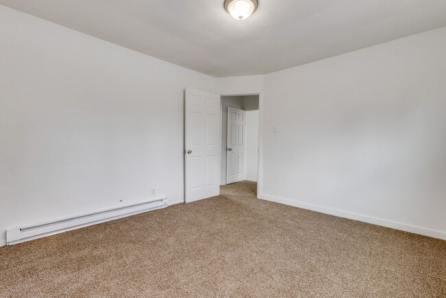 Building Photo - Available NOW - 3 Bedroom Home w/ Back Patio!