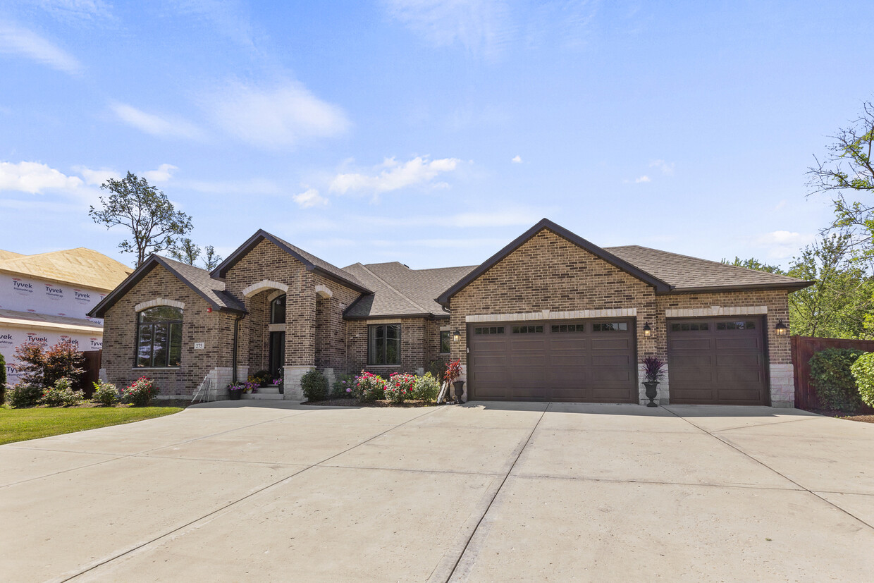 Primary Photo - 275 E Nerge Rd