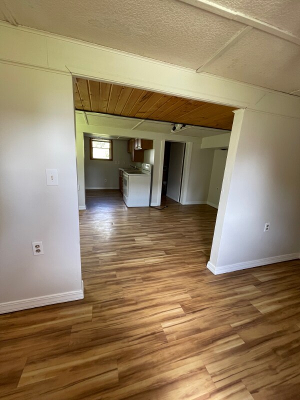 Building Photo - 414 N 4th St
