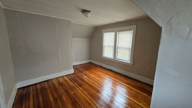 Building Photo - 345 Melville St
