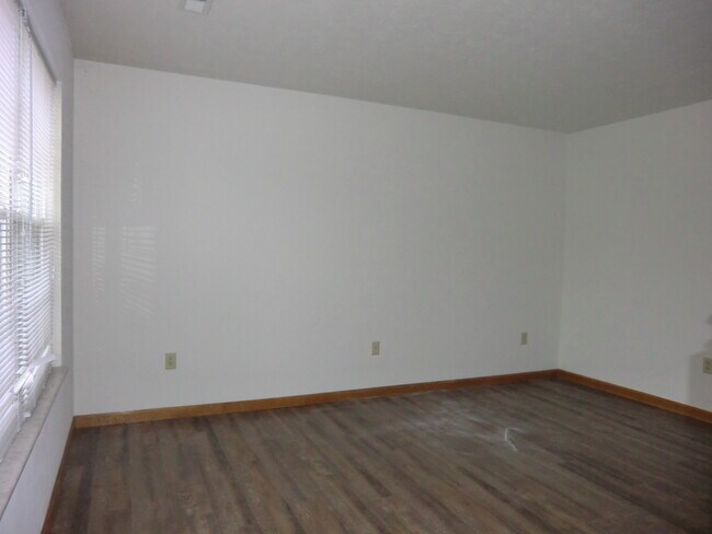 Foto del edificio - 436 Meadow Dr