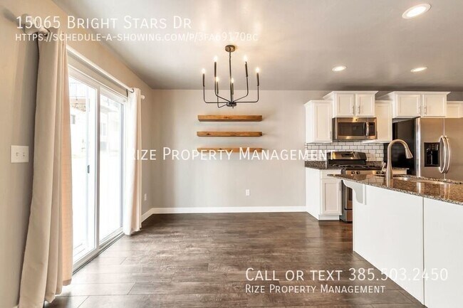 Foto del edificio - 15065 Bright Stars Dr