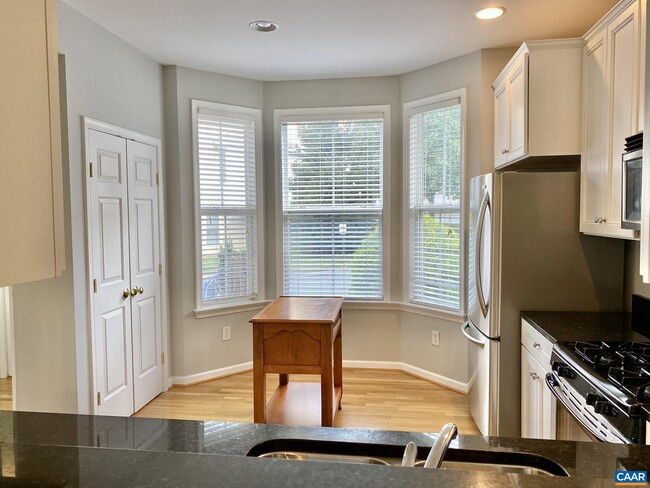 Building Photo - 100 Melbourne Park Circle